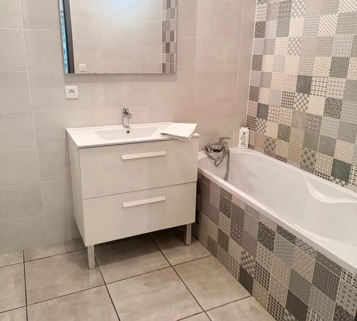 T2 Etage Cnpe Bugey Apartment Leyment